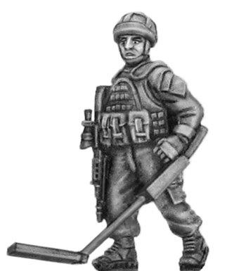 100MOD405 British support troops, helmet